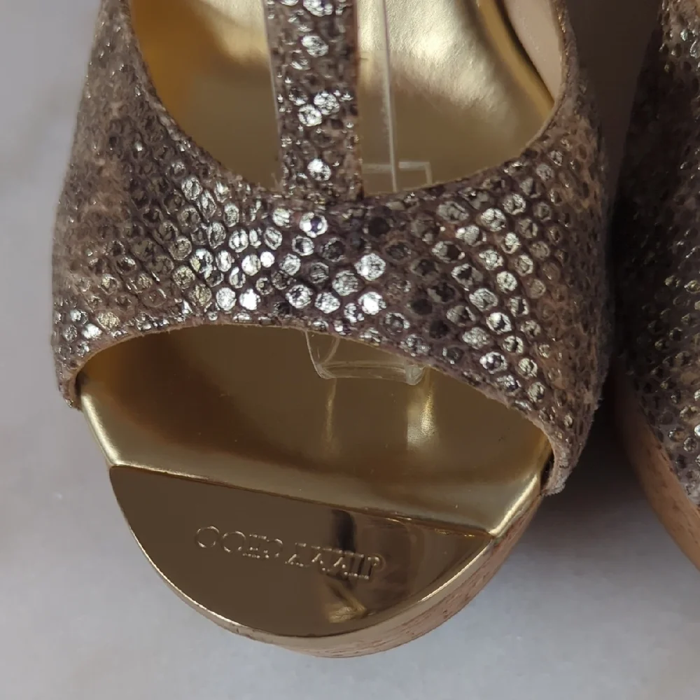 Jimmy Choo Metallic Leather T-Strap Sandals Size 8 - Picture 10 of 14